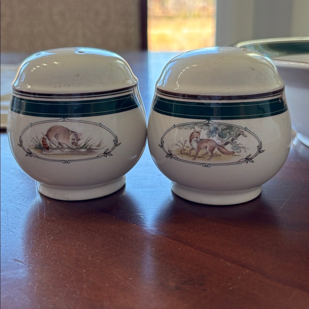 Noritake Keltcraft The Pursuit Pattern Salt and Pepper Shakers and Serving Bowl